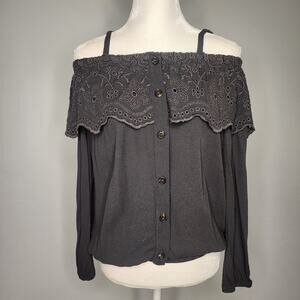 🌻3 for $18 Maurices Gray Lace Off Shoulder Top